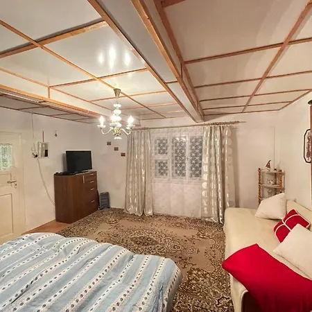 Chalúpka Pod Lipami Сasa de vacaciones