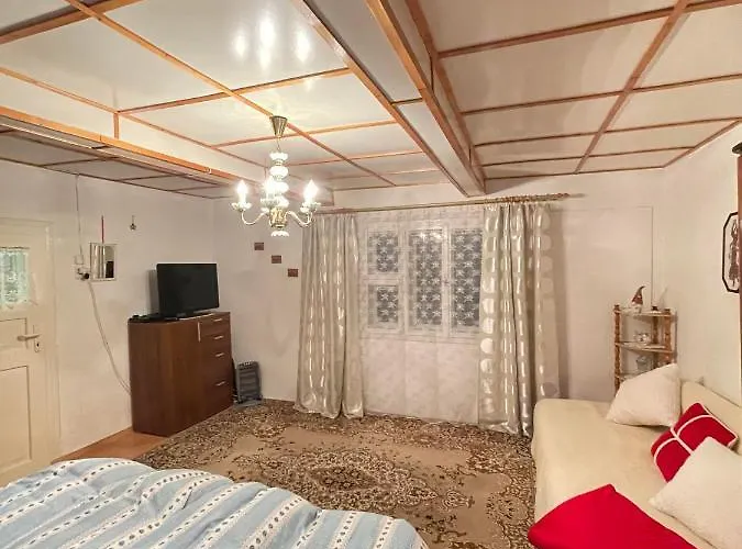 Chalupka Pod Lipami Nyaraló